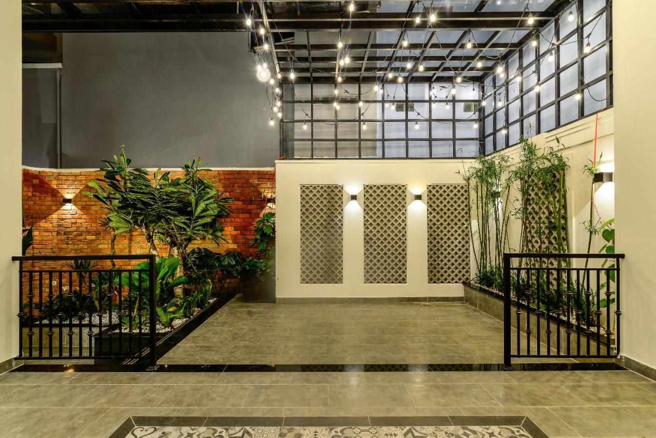Cozrum Homes The Gallery Residence Thành Pho Ho Chí Minh Esterno foto