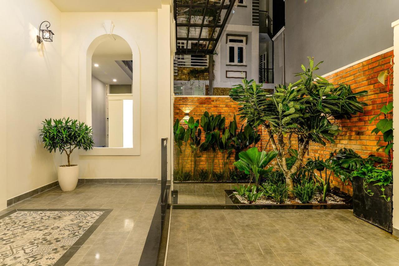 Cozrum Homes The Gallery Residence Thành Pho Ho Chí Minh Esterno foto