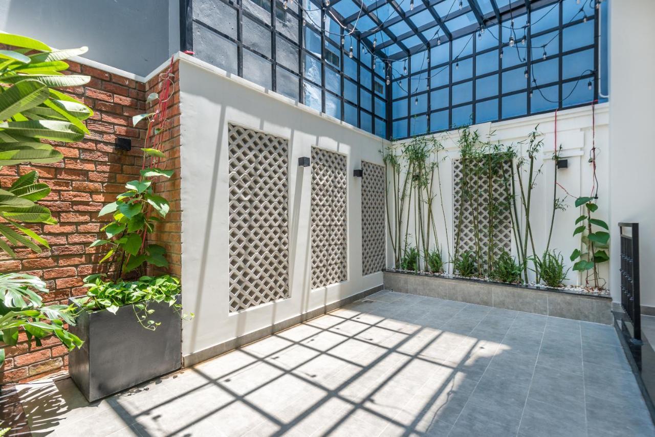 Cozrum Homes The Gallery Residence Thành Pho Ho Chí Minh Esterno foto