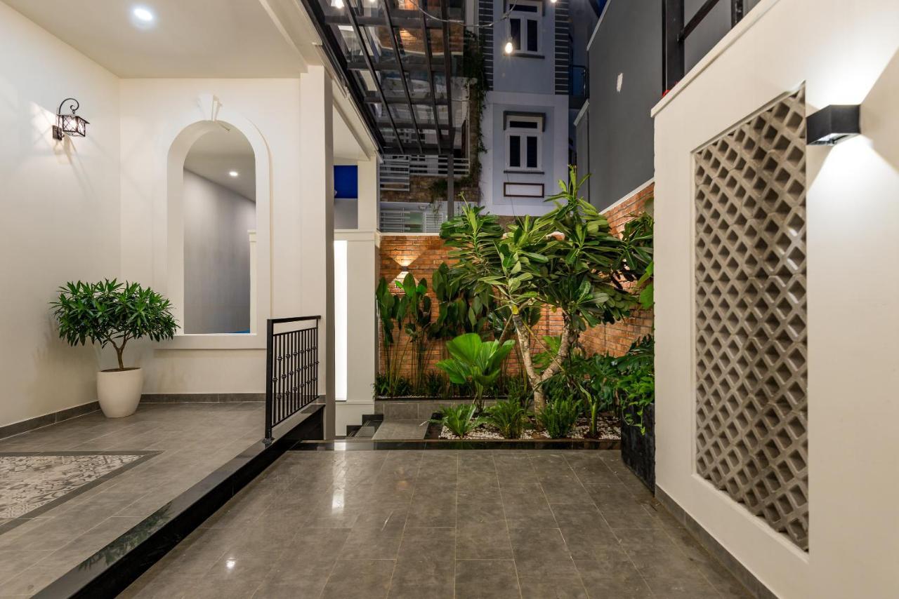 Cozrum Homes The Gallery Residence Thành Pho Ho Chí Minh Esterno foto