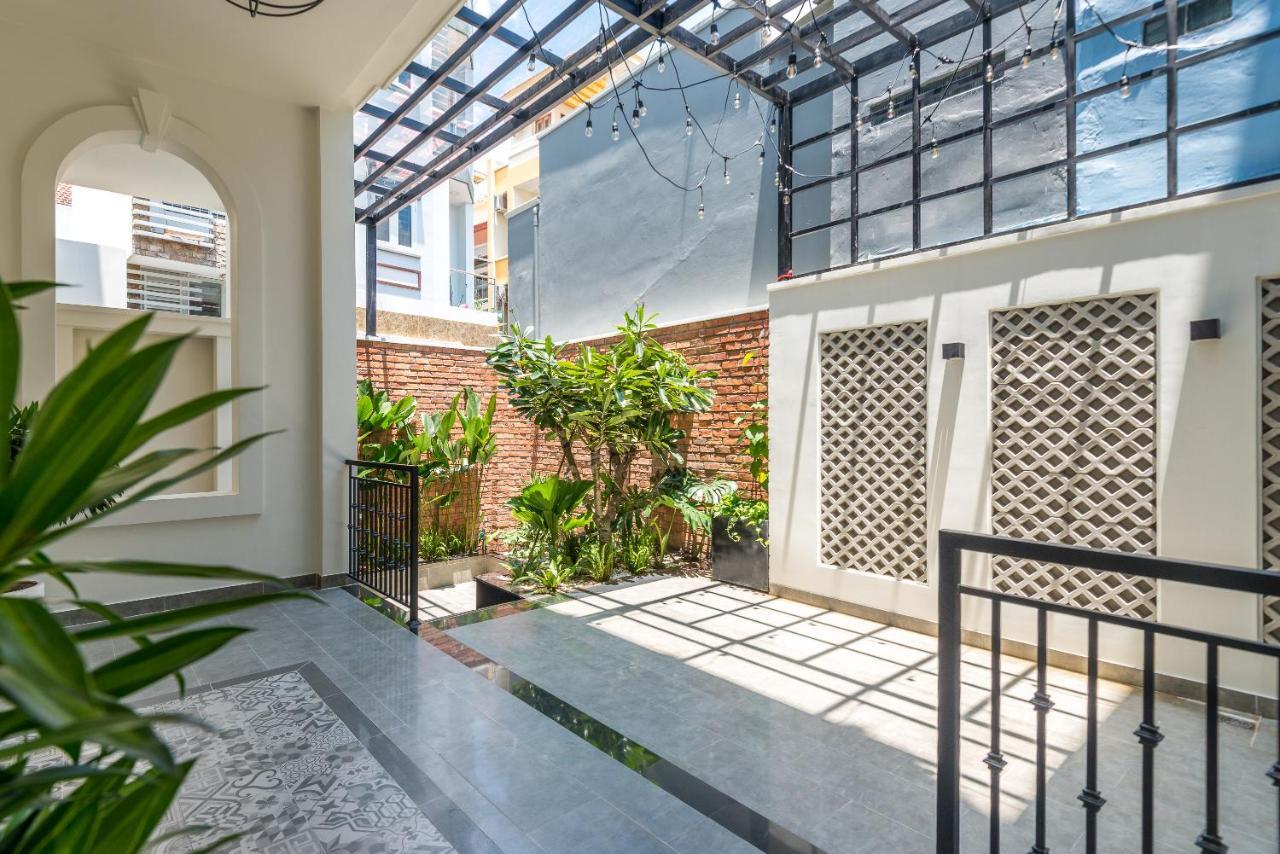 Cozrum Homes The Gallery Residence Thành Pho Ho Chí Minh Esterno foto